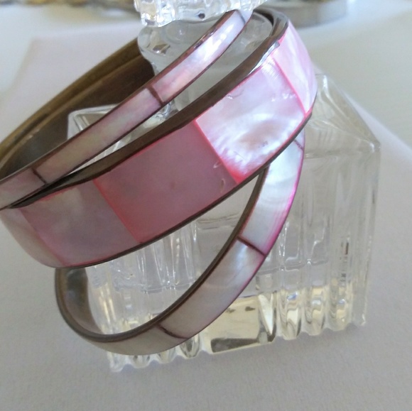 3 Mother of Pearl bangles - Picture 3 of 7